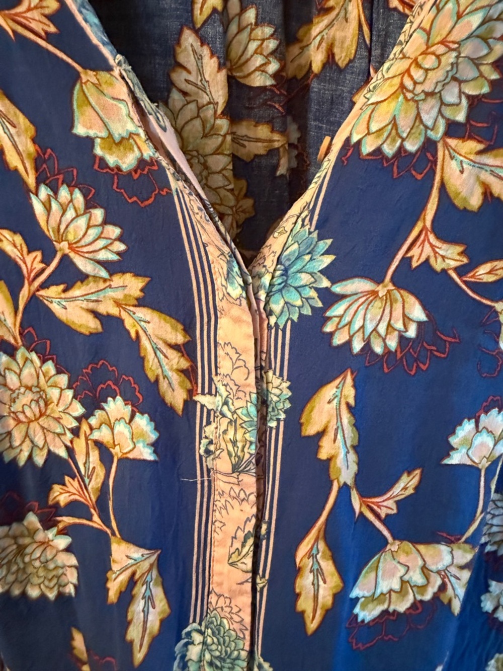 Democracy Xl Navy Floral Tie-Front Long Sleeve Blouse with Pink Accents - Picture 5 of 7
